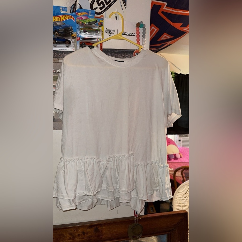 Cute ruffle shirt